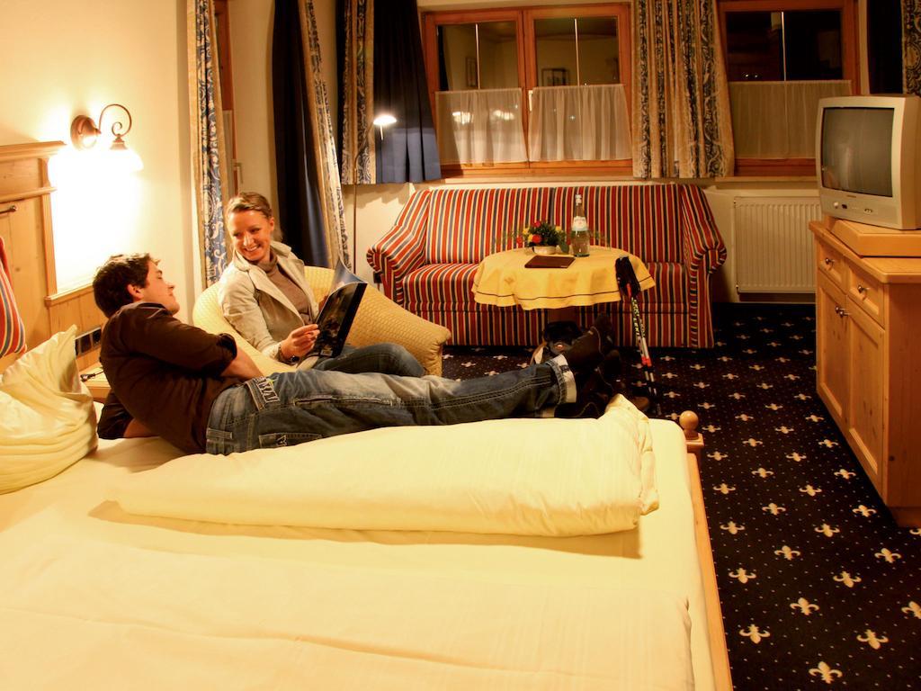 Hotel Gebirgshaeusl Engedey Quarto foto